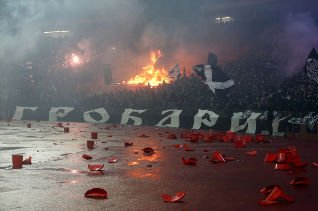 Olaylı derbide ortalık savaş alanına döndü! İşte kazanan Olaylı derbide ortalık savaş alanına döndü! İşte kazanan