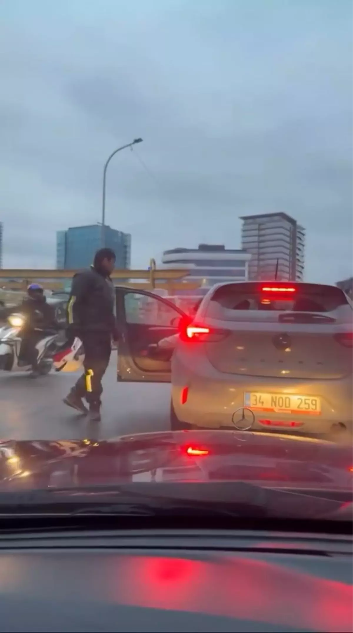 Pendik\'te Yol Verme Tartışması