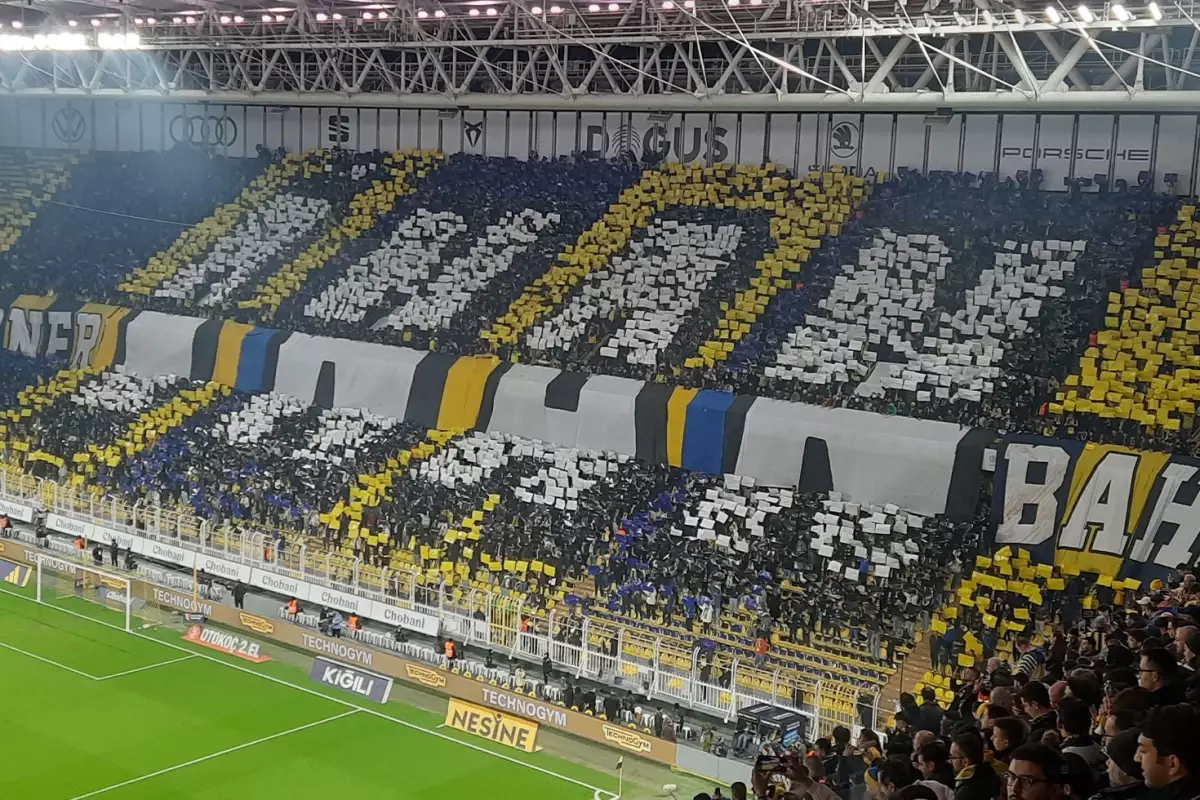 Sarı-lacivertli taraftarlardan Kasımpaşa maçına özel koreografi
