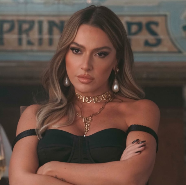 Skandal videonun ardından Hadise geri adım attı