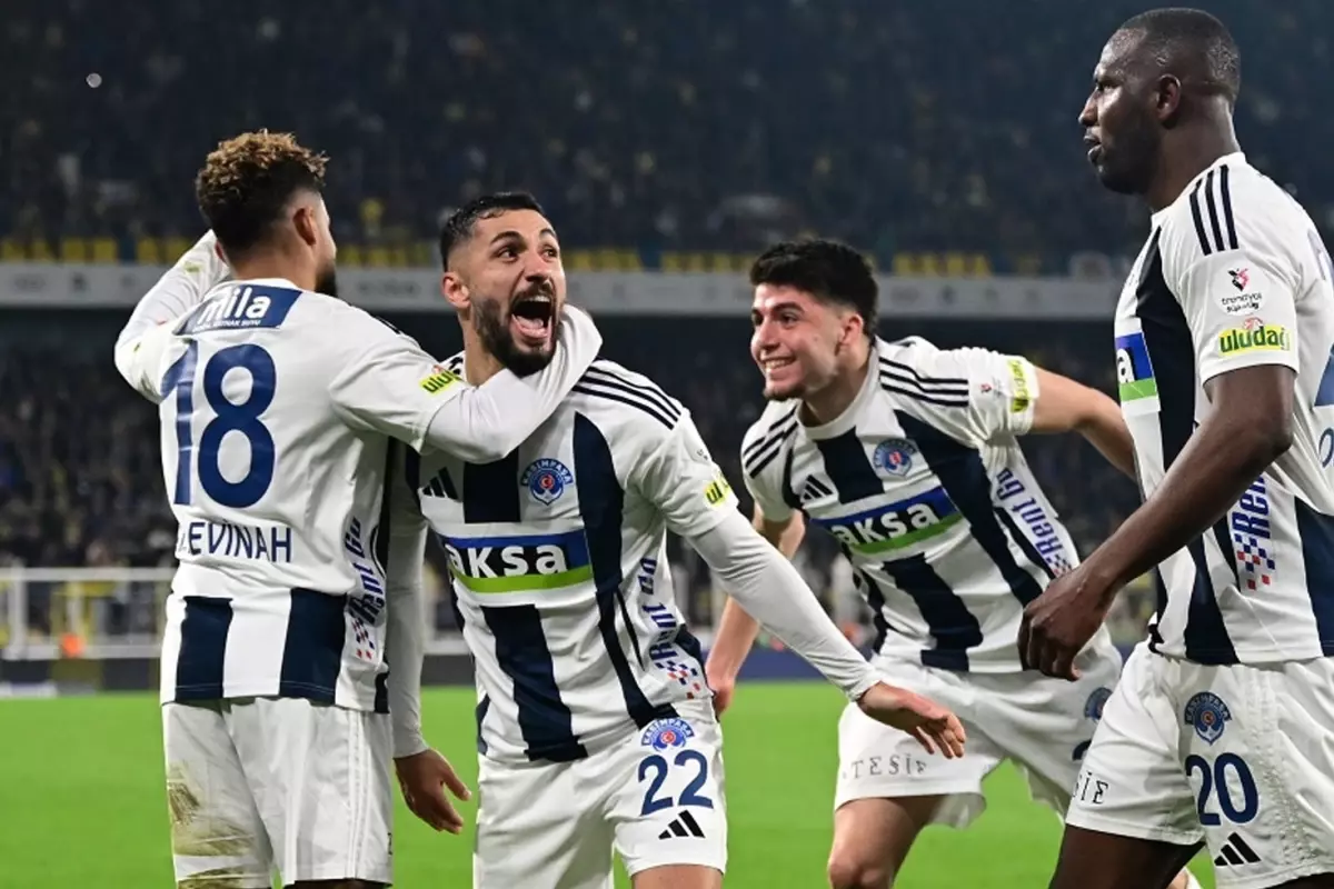 Süper Lig\'de çektiği ilk isabetli şutta Fenerbahçelilerin hayallerini çaldı