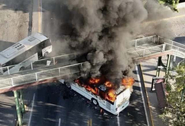 Bir nokta atışı daha! Bu fotoğraf ülkedeki yangını körükleyecek