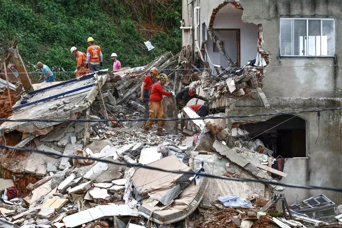 Brezilya\'daki selde can kaybı 25\'e yükseldi