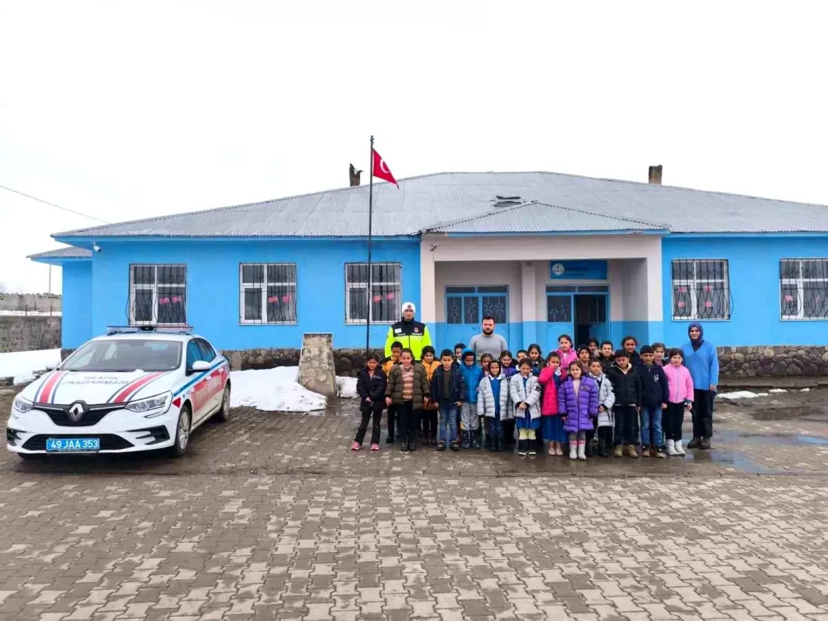 Muş\'ta Öğrencilere Trafik Güvenliği Semineri