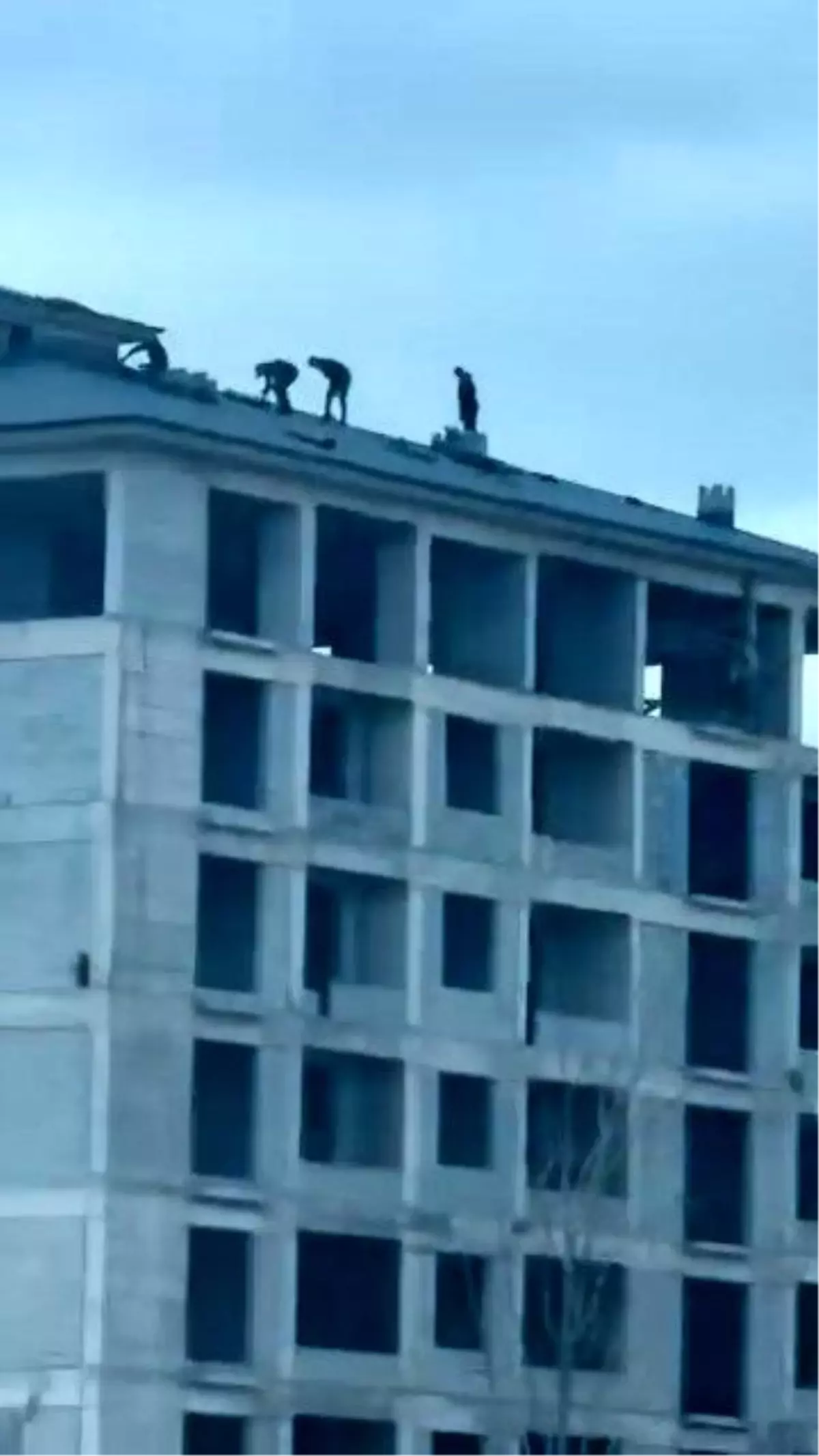 Elazığ\'da İşçiler İnsanı Şaşkına Çeviriyor