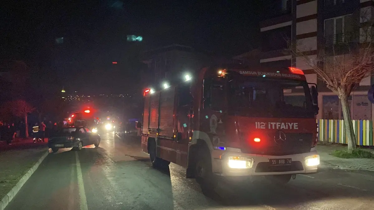 Samsun\'da Çatı Yangını: Ev Sahibi Yaralandı