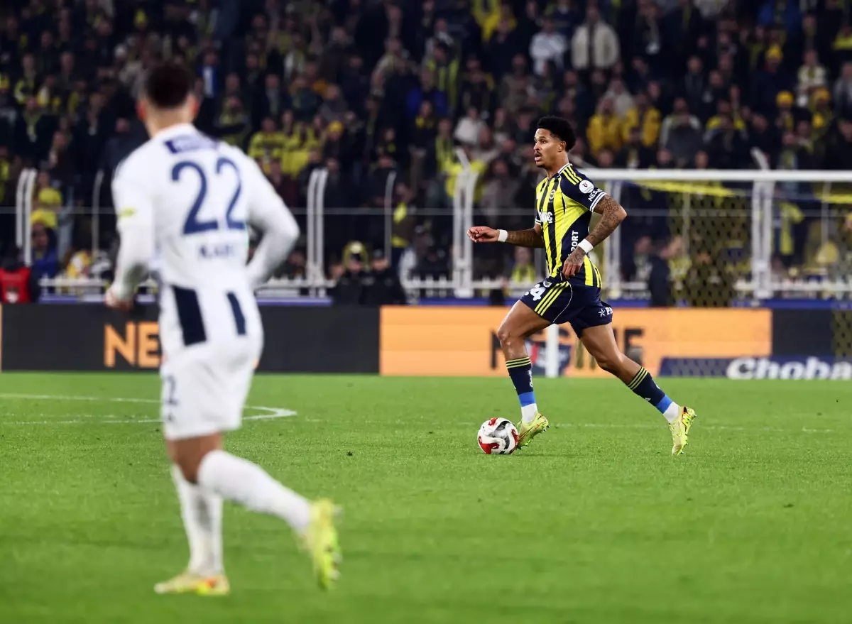 Fenerbahçe\'de Stoper Krisisi