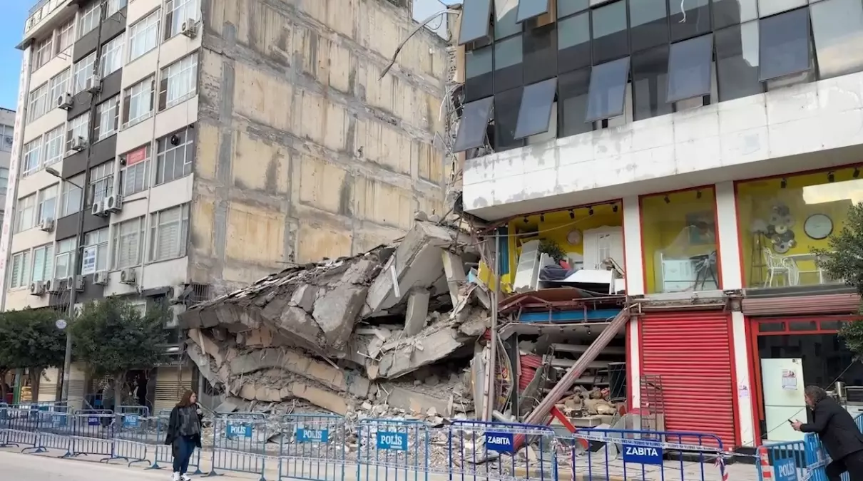 Alışveriş Merkezine Yıkım Alarmı