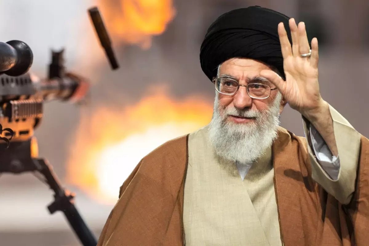 Hamaney\'in konutunda silah sesleri! ABD\'den önce tetiğe bastılar