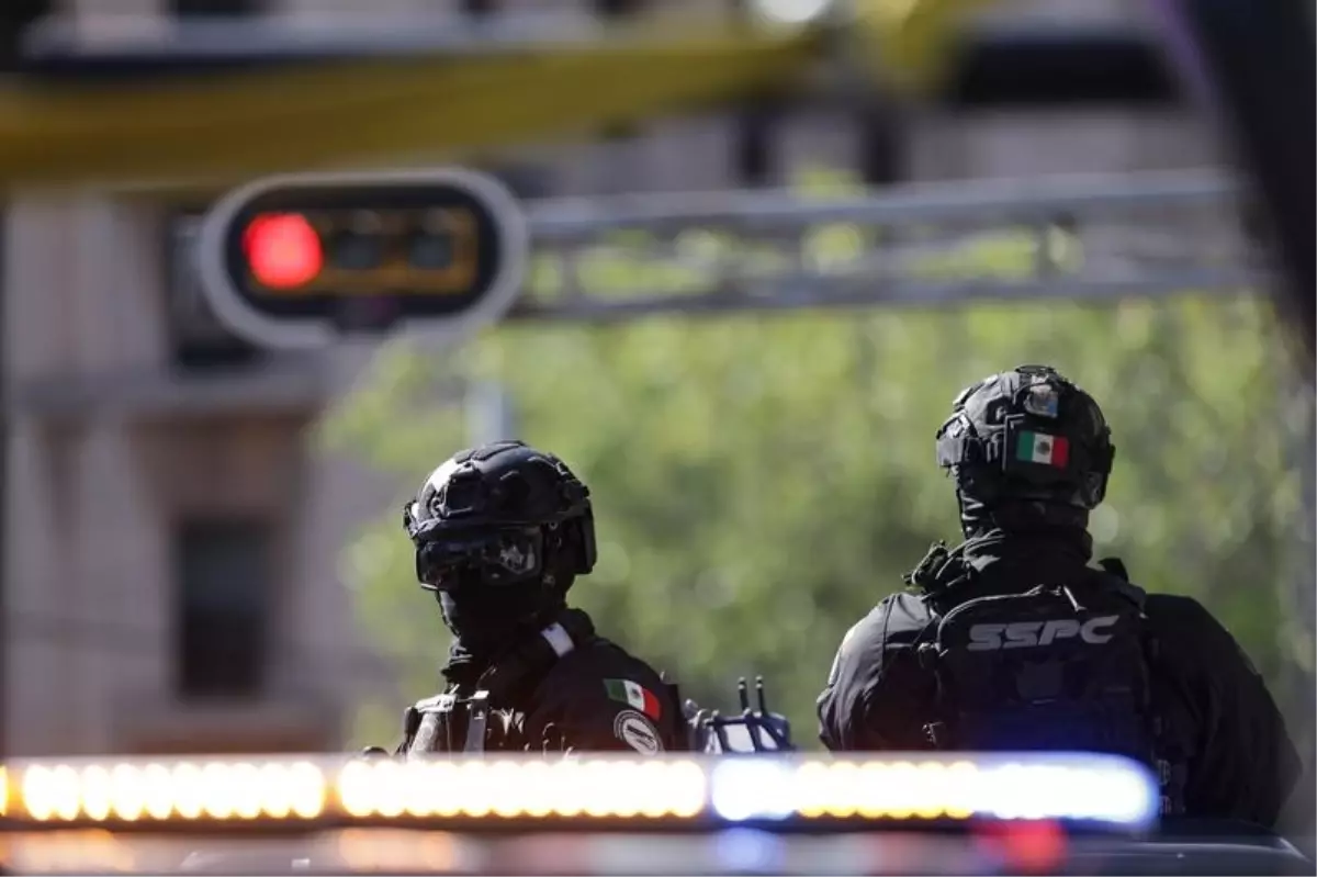 El Mencho\'nun Ölümü: Meksika\'da Şiddet Patlak Verdi