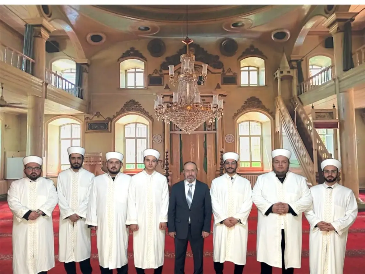 Salihli\'de Din Görevlilerine Cübbe Töreni