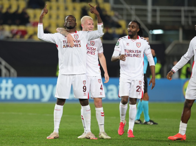 Samsunspor'a Fenerbahçe maçı öncesi çifte müjde