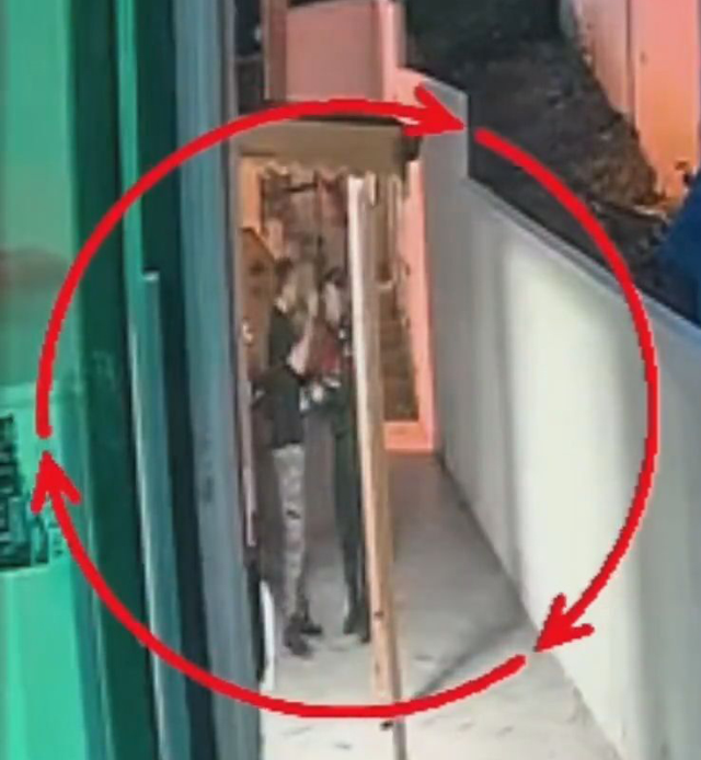 Yalova'da baba ile 14 aylık bebeğinin darbedildiği görüntüler ortaya çıktı Yalova'da baba ile 14 aylık bebeğinin darbedildiği görüntüler ortaya çıktı