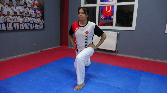 Babası 'kendini savunmayı öğren' dedi, o şampiyon oldu