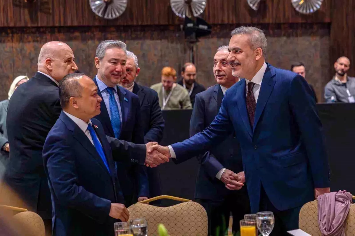 Hakan Fidan’dan İftar Buluşması