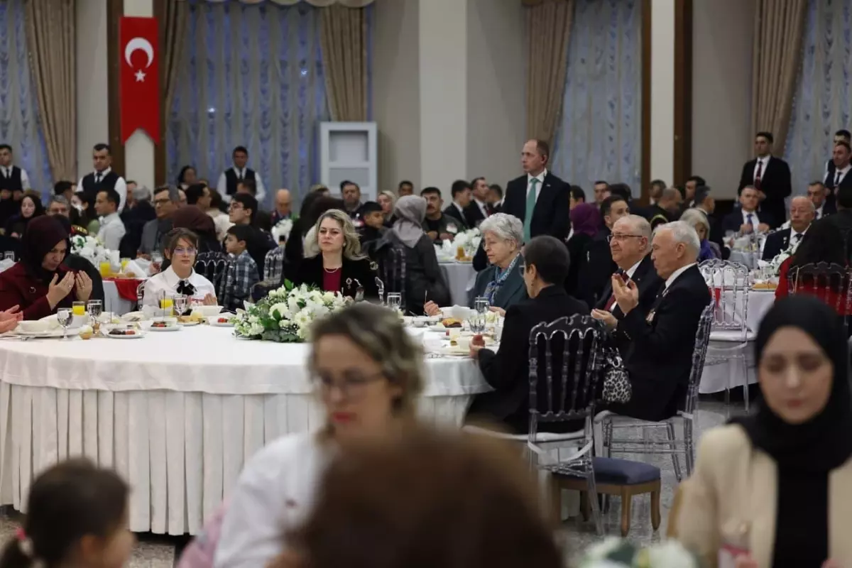 Bakan Güler, şehit aileleriyle iftarda buluştu