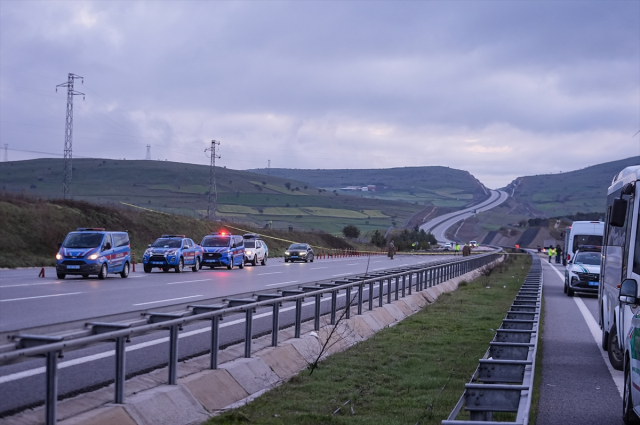 Balıkesir'de F-16 savaş uçağı düştü! Bir pilotumuz şehit oldu Balıkesir'de F-16 savaş uçağı düştü! Bir pilotumuz şehit oldu