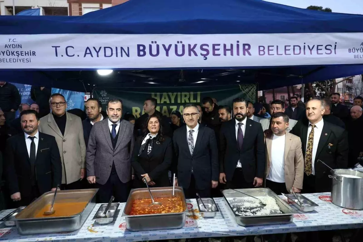 Başkan Çerçioğlu, İncirliova\'da vatandaşlarla iftar sofrasında buluştu