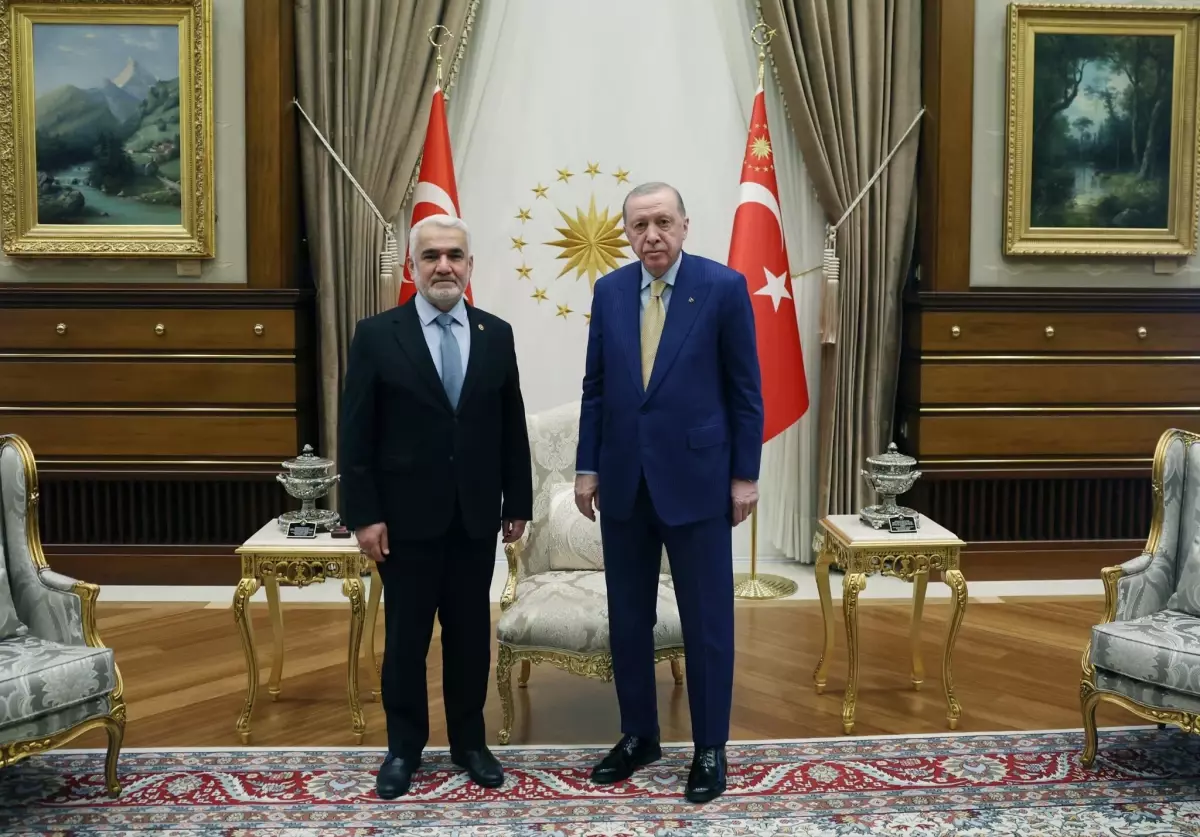 Cumhurbaşkanı Erdoğan, HÜDA PAR Genel Başkanı Yapıcıoğlu\'nu kabul etti