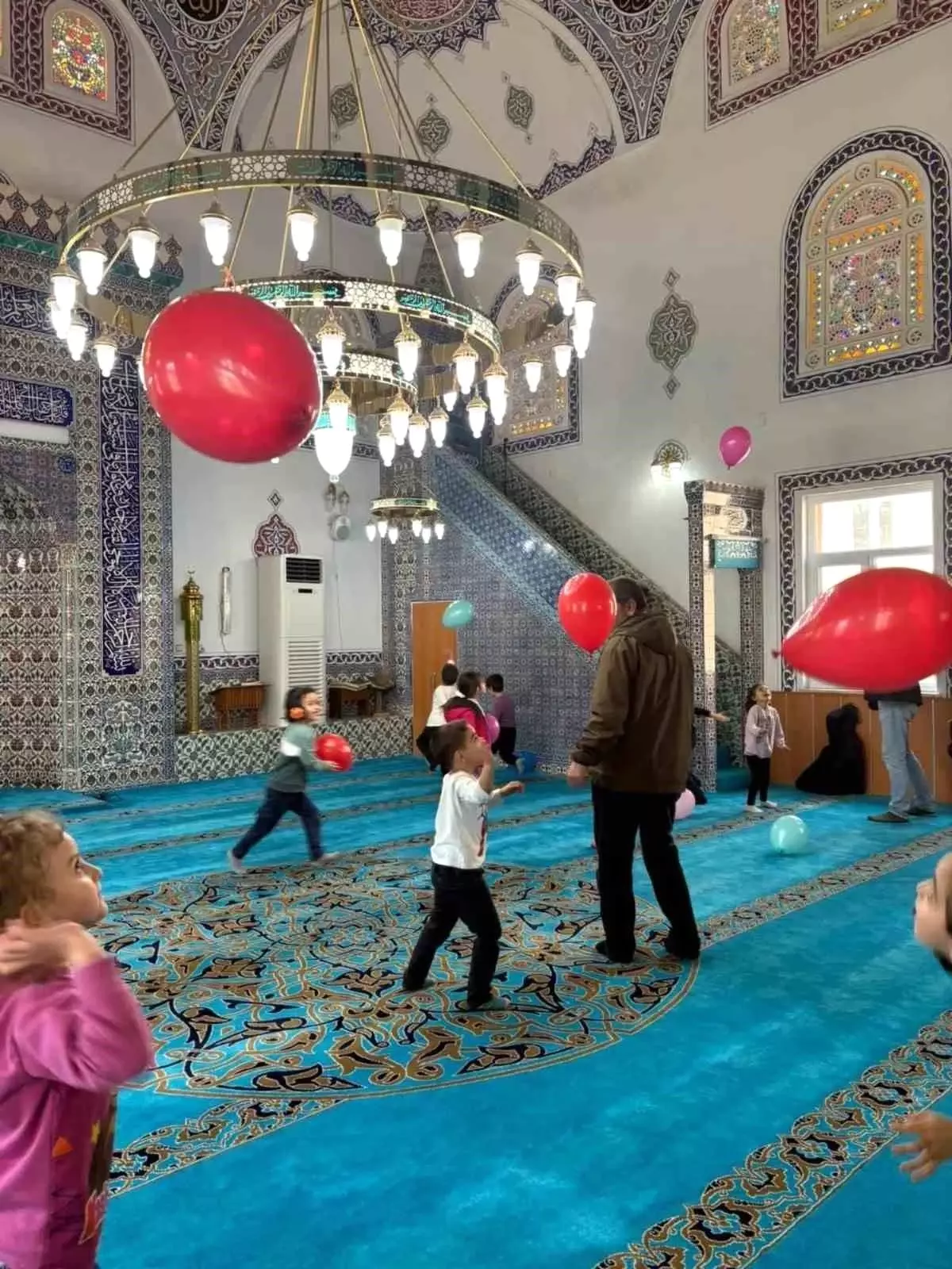 Minik Öğrenciler Camide Ramazan\'ı Keşfetti