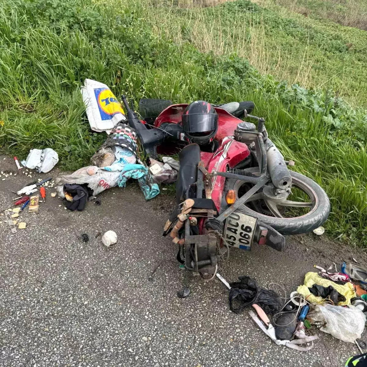 Salihli\'de Motosiklet Kazasında Sürücü Ağır Yaralandı