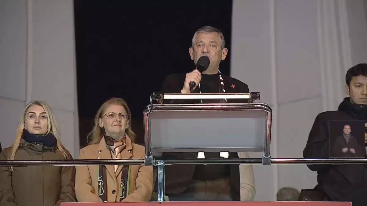 Özgür Özel\'den Kritik Miting Konuşması