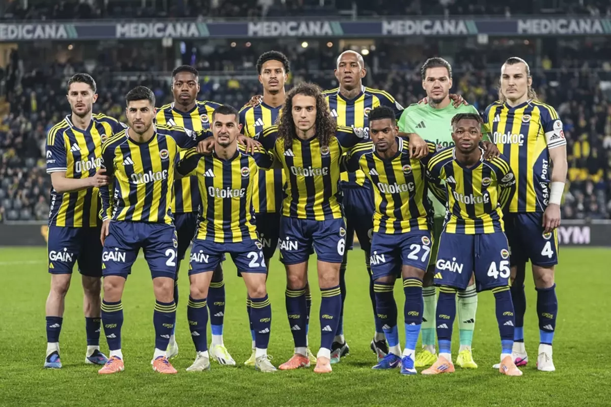 Takımın yarısı yok! İşte Fenerbahçe\'nin Nottingham Forest maçı kamp kadrosu
