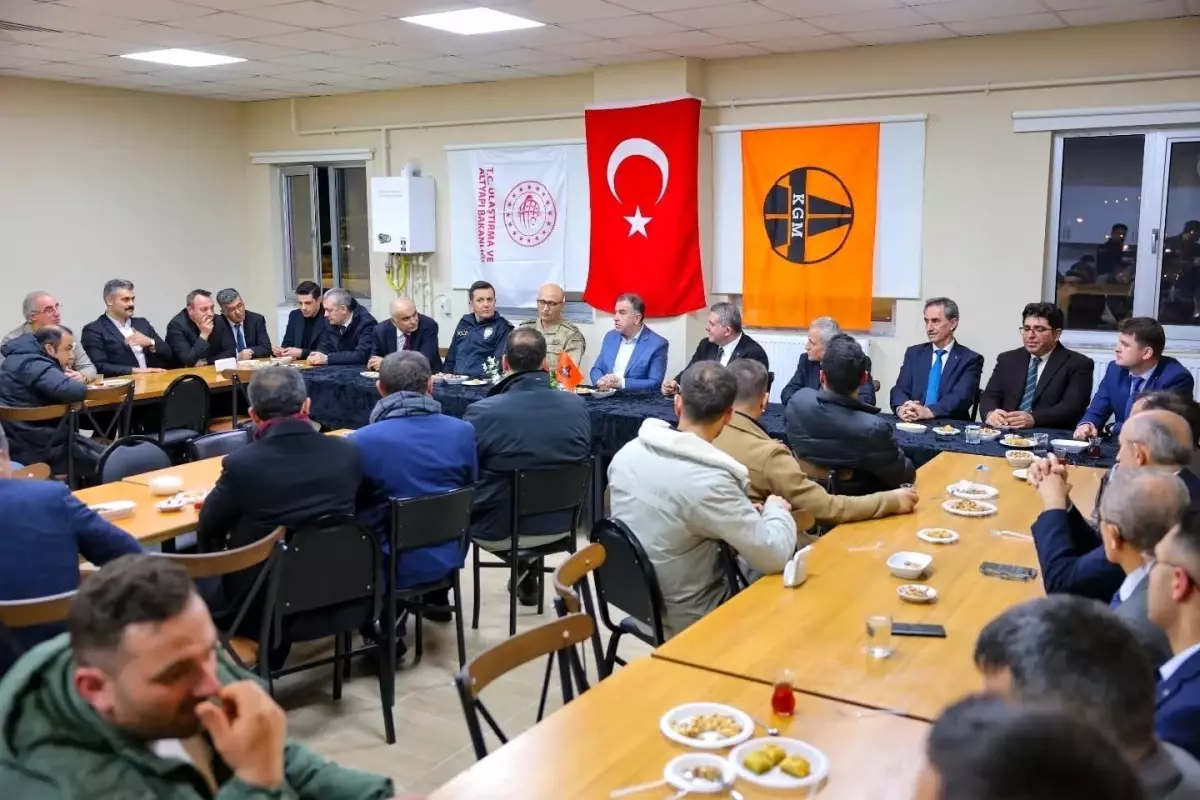 Vali Eldivan\'dan Karayolları Personeline İftar