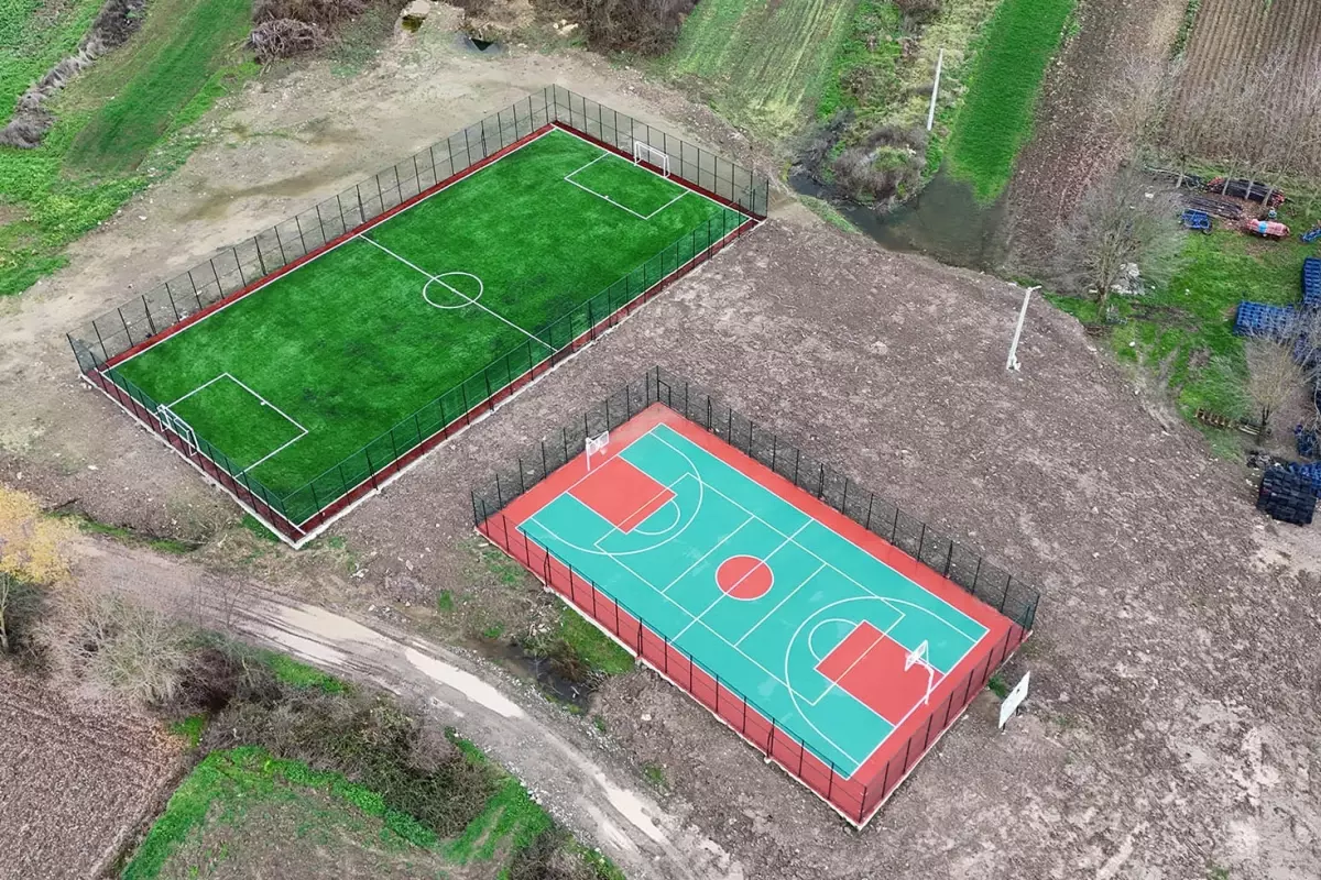 Yeni cevherler burada çıkacak! Sakarya\'ya 10 spor sahası birden