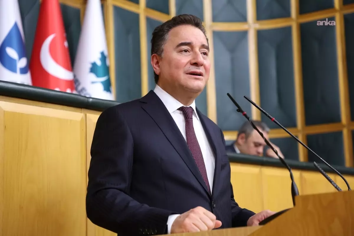 Ali Babacan: Yargıyı siyasetin gölgesinden çıkarın