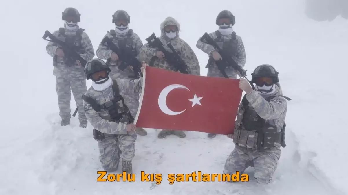 Hatice Güner\'in El Emeği Boyunlukları Mehmetçik\'e