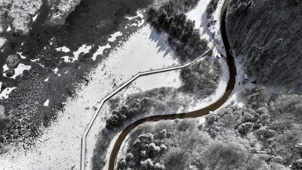Abant Gölü Beyaz Kapağında