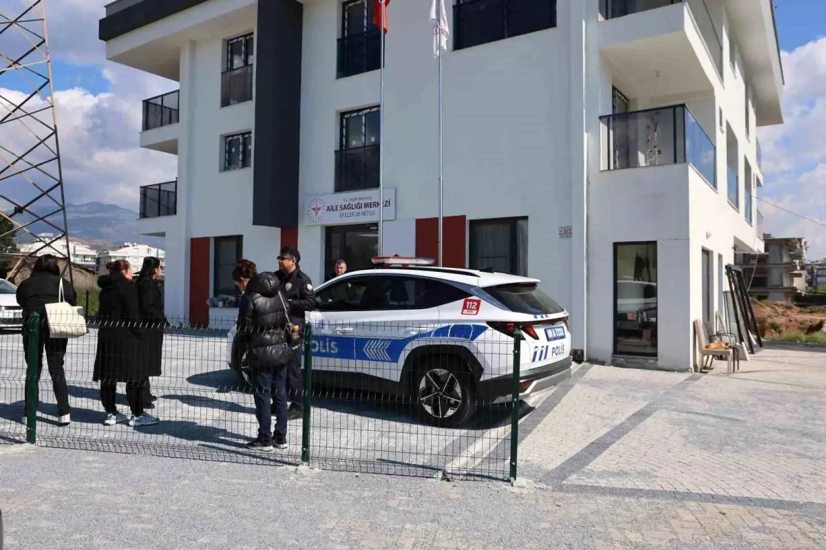 Aydın\'da Hemşireler Gazeteciye Tepki Gösterdi