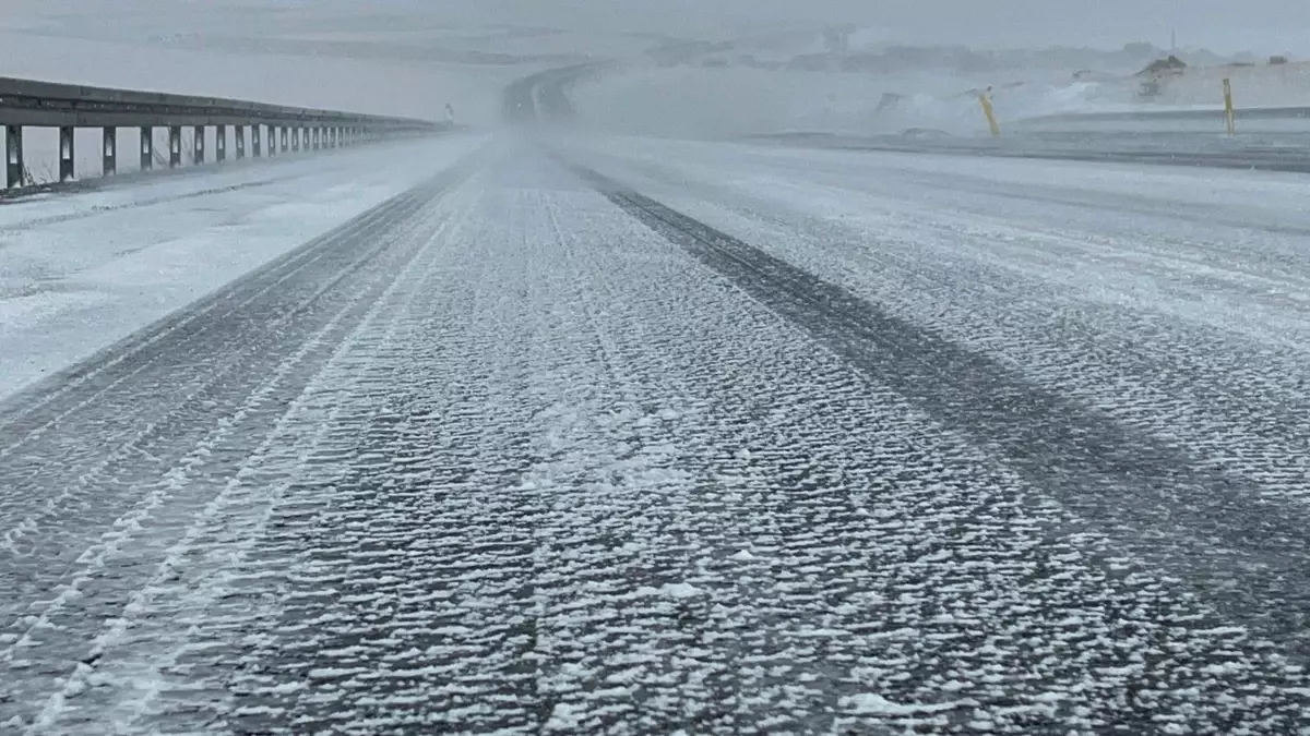 Ardahan\'da Kar Yağışı Ulaşımı Olumsuz Etkiledi