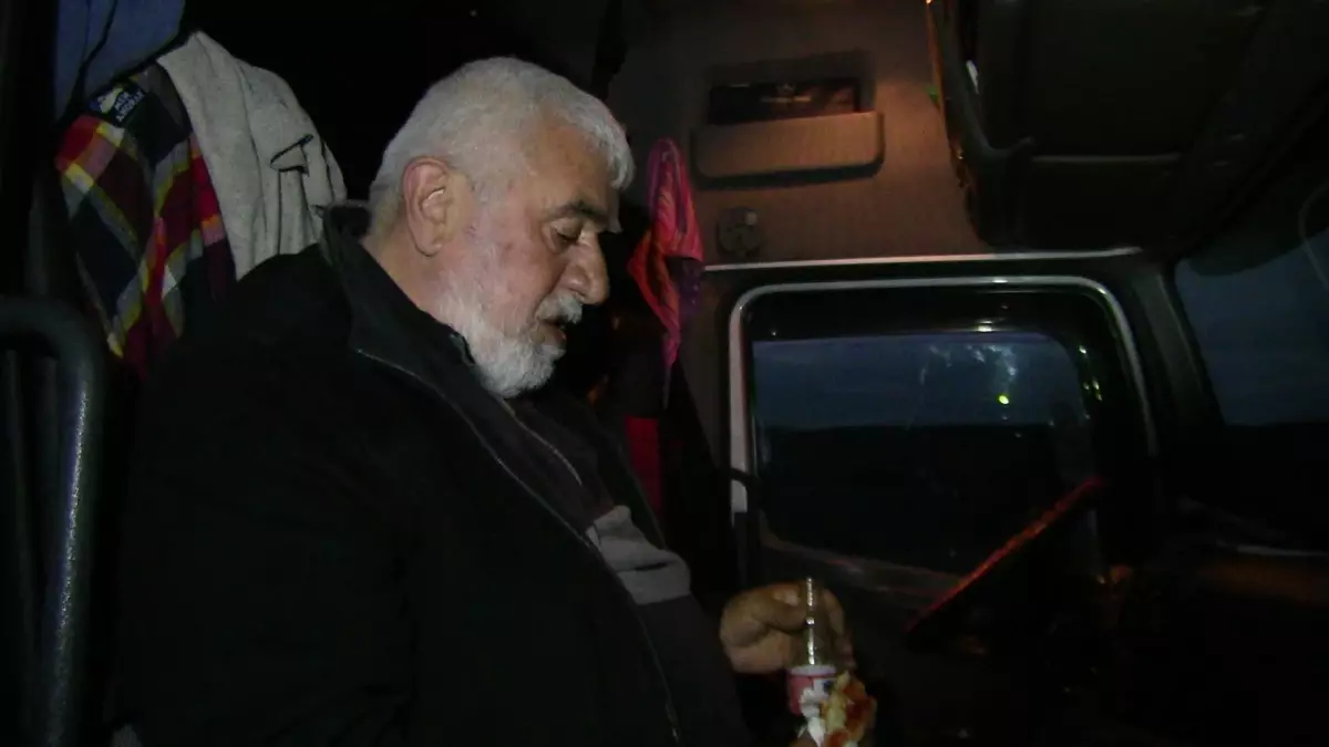 Sarp Sınır Kapısı\'nda İftar Yoğunluğu