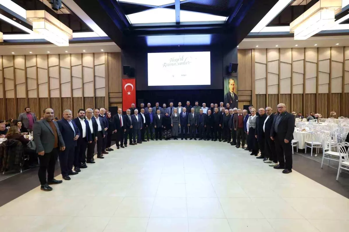 Başkan Doğan muhtarlarla iftarda bir araya geldi