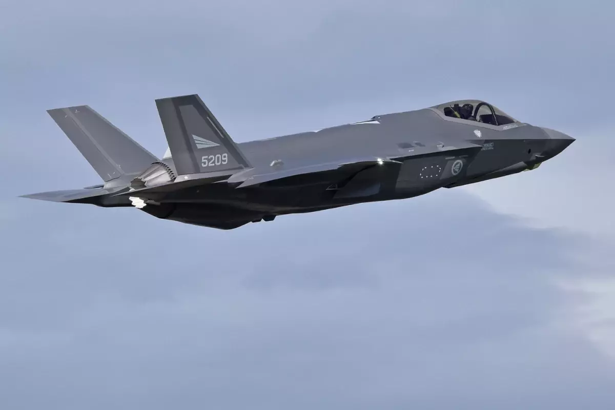 ABD\'de deprem etkisi yaratan ihanet! Pilotun gözünün yaşına bakmadılar