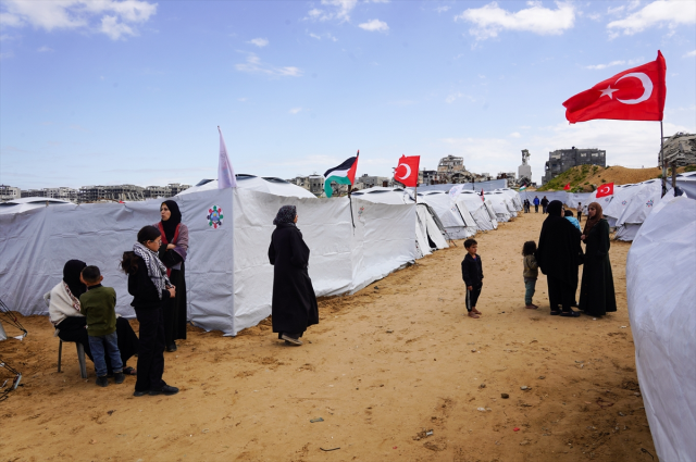 Gazze'de '2. Yıldız Tilbe Çadır Kenti' açıldı