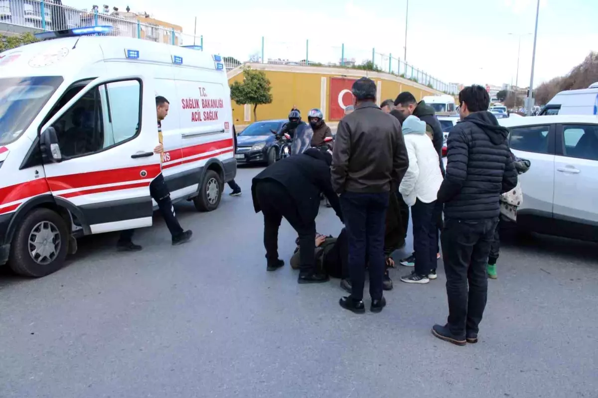 Aydın\'da Motosiklet-Otomobil Çarpıştı