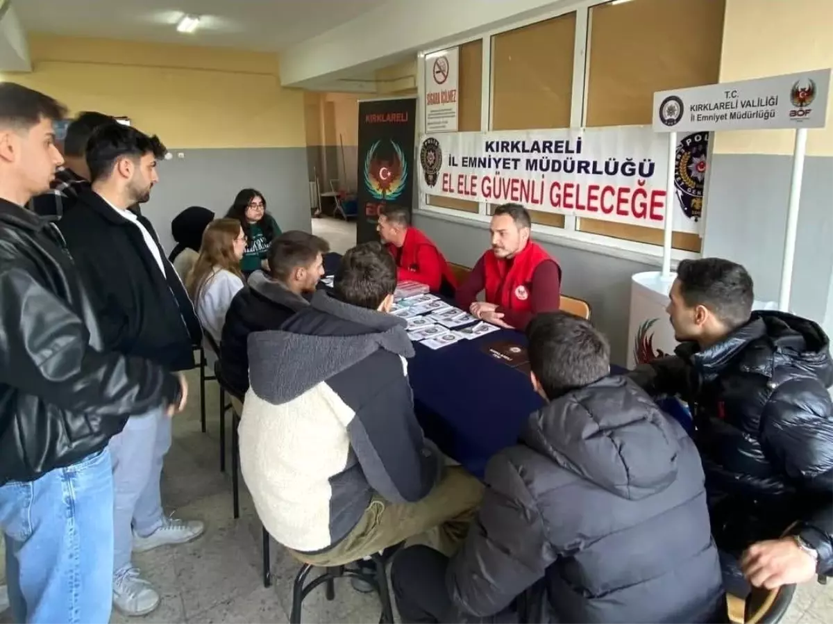 Kırklareli\'nde Üniversite Öğrencilerine Terör Bilgilendirmesi