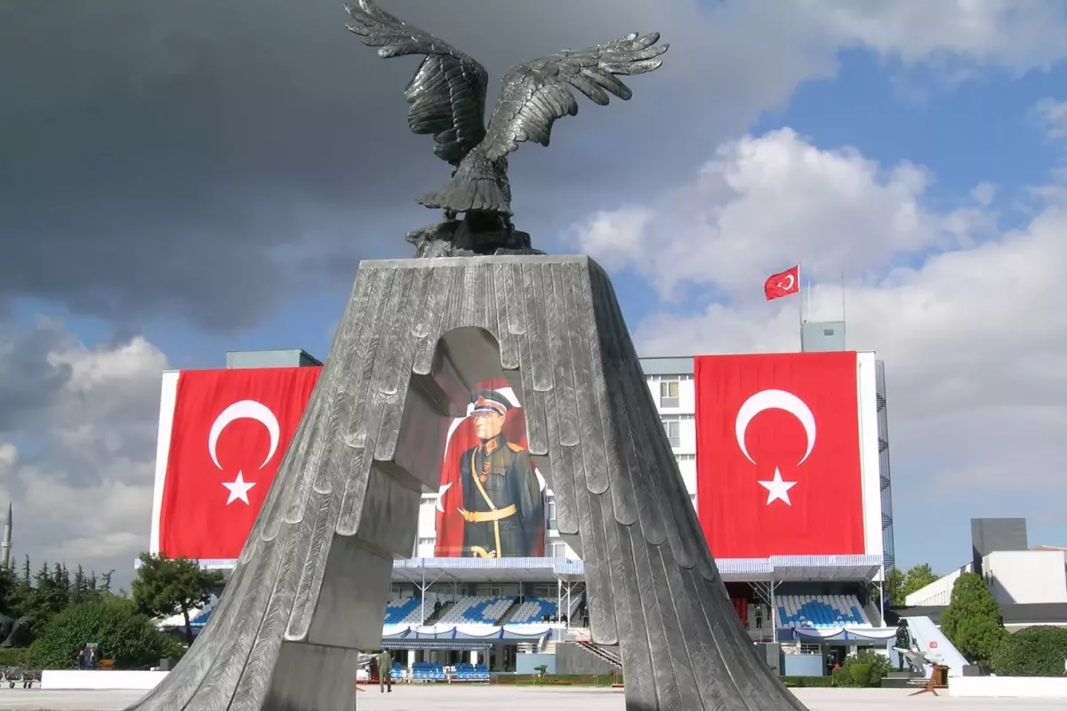 MSÜ Hava Harp Okulu\'nda uyuşturucu soruşturması! 9 asker gözaltında