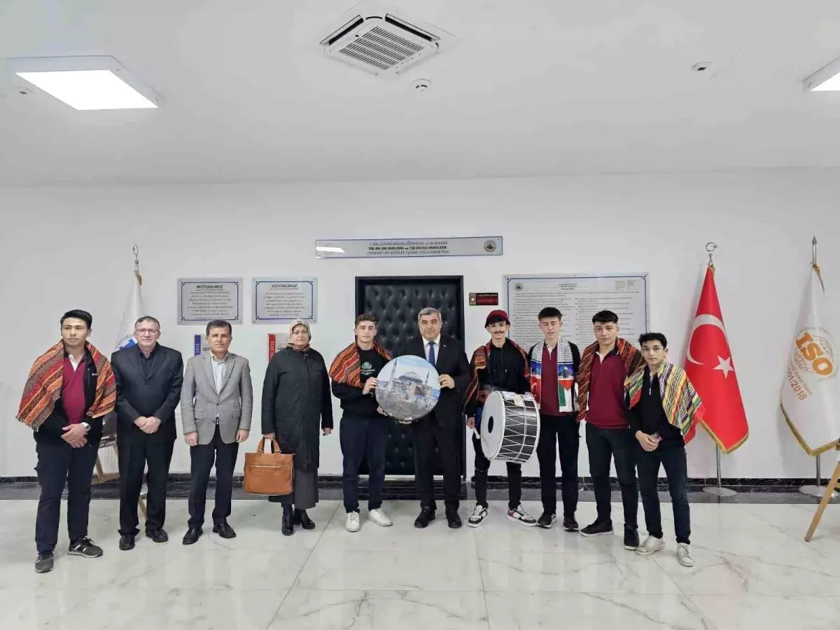 Sünnetci\'ye öğrencilerden Ramazan ziyareti