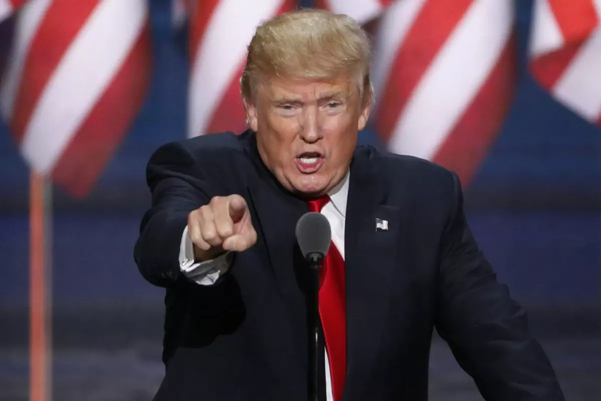 Trump\'tan Müslümanları hedef alan skandal karar: Derhal sınır dışı edin