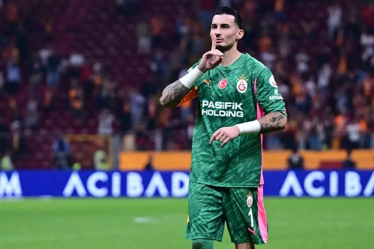 Uğurcan Çakır\'dan imalı paylaşım: Ben de sizi sevmiyorum