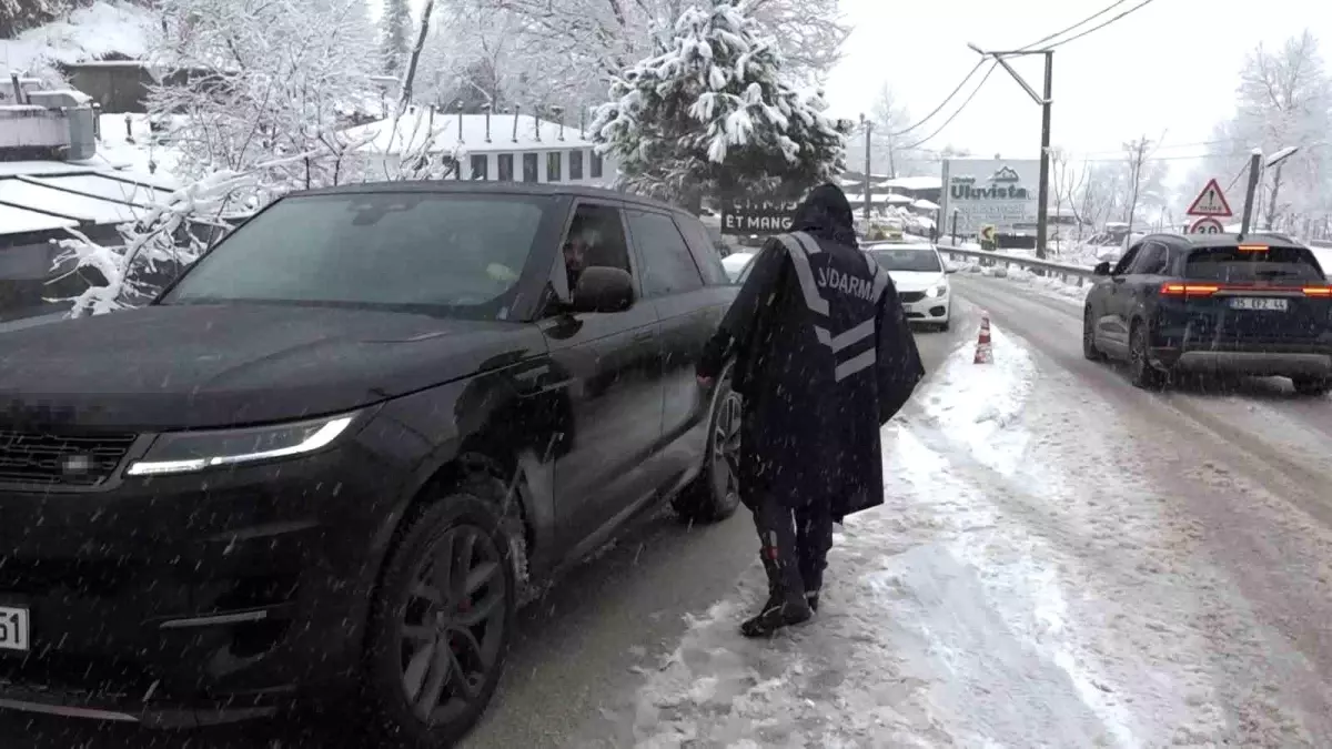 Uludağ\'a çıkanlara jandarma izin vermedi