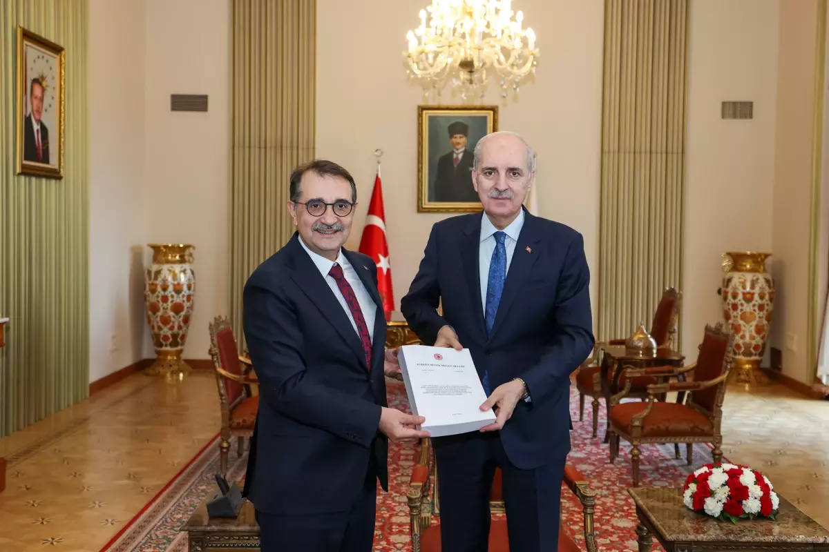 TBMM Yapay Zeka Raporunu Sundurdu