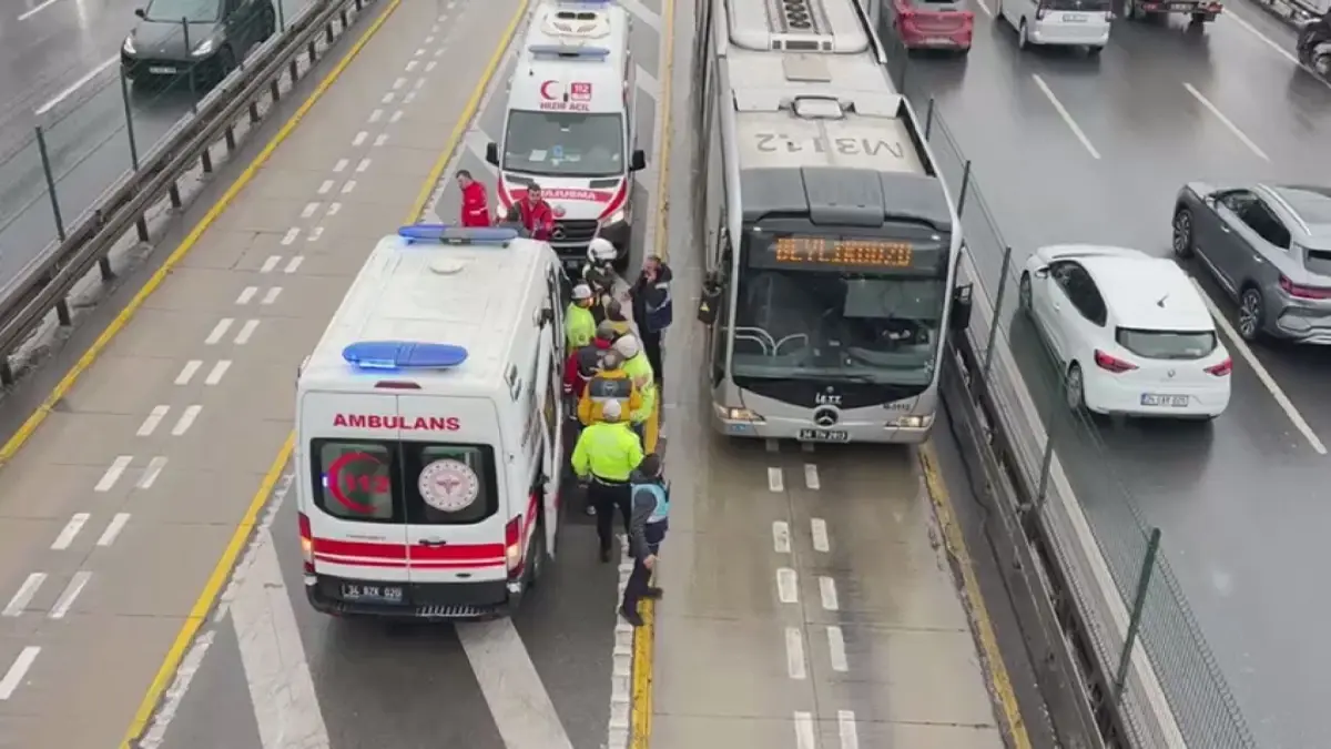 Avcılar\'da Metrobüs Kazası: 4 Yaralı