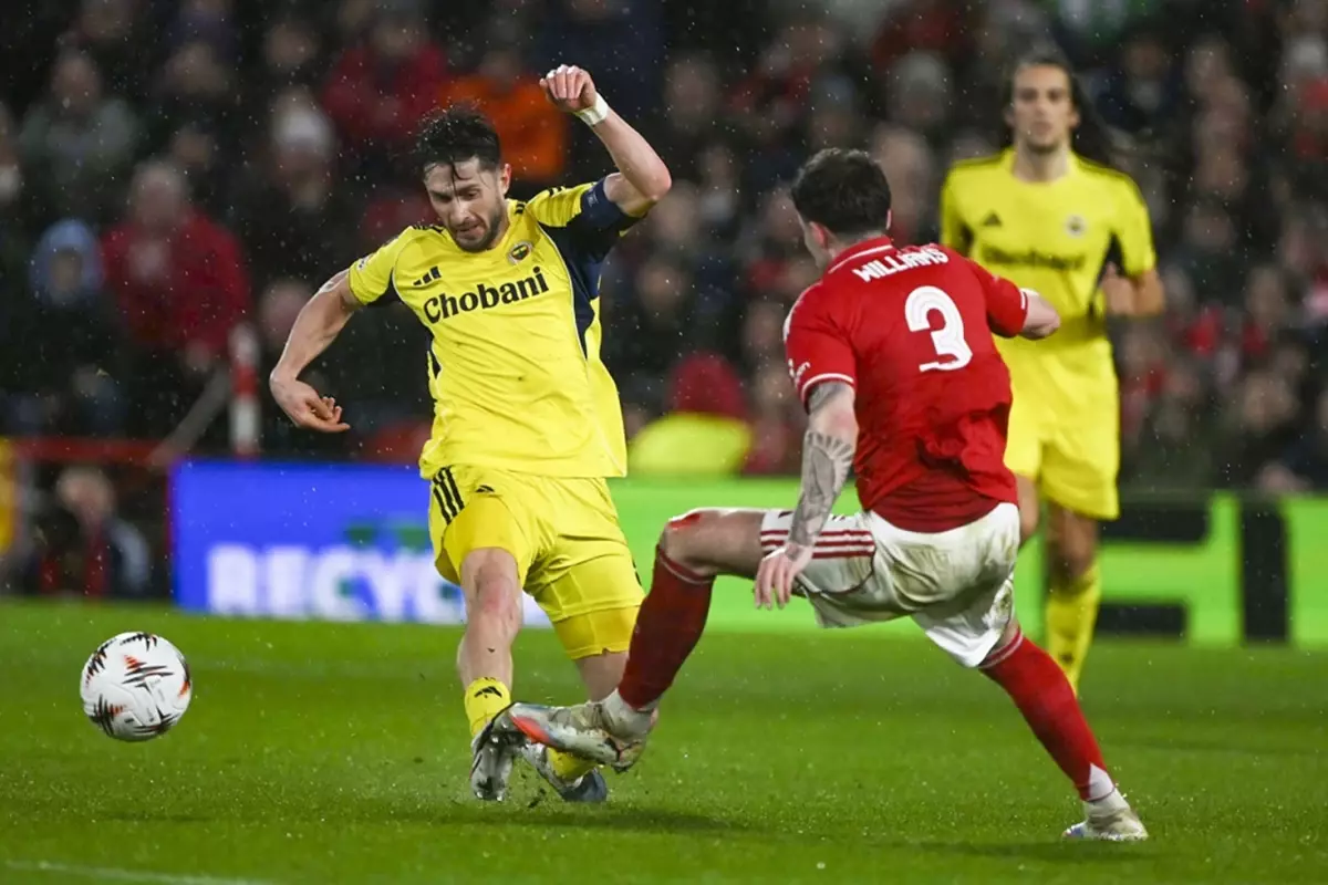 Aynı detaya dikkat çektiler! Bütün İngiltere Fenerbahçe\'yi konuşuyor