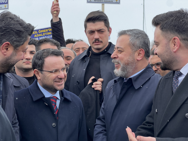Bakan Gürlek memleketinde davul ve zurnayla karşılandı