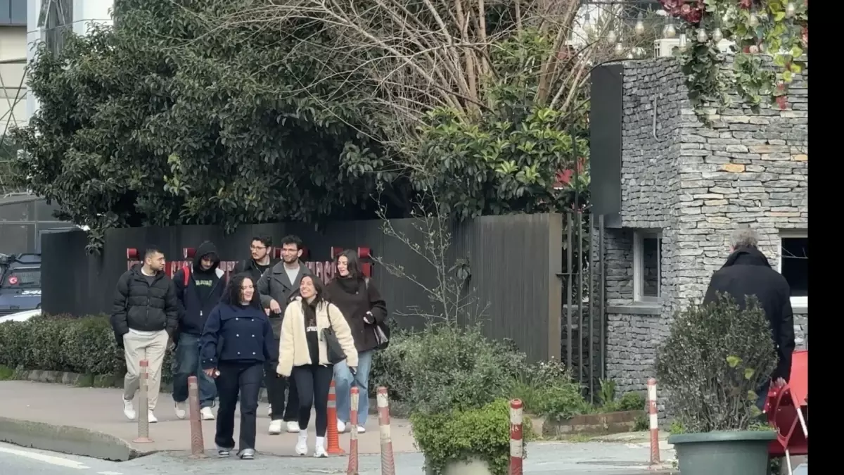 Üniversite Öğrencisi Bıçaklandı